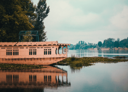 Kashmir Houseboat Tour